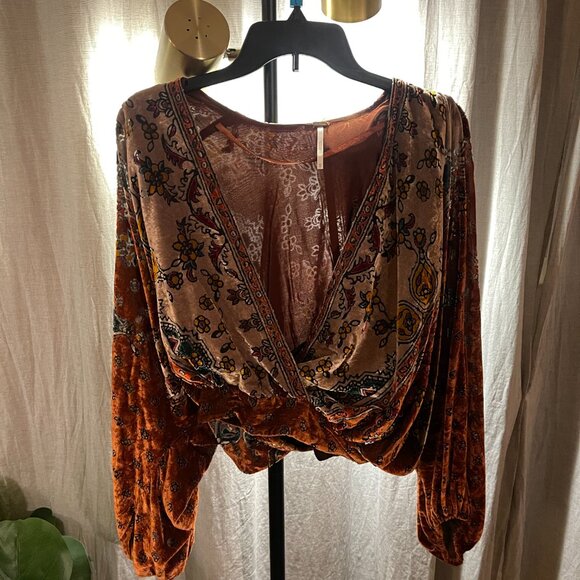 FP Rare Mata Hari velvet top - xs ( fits up to a large) - Picture 4 of 7